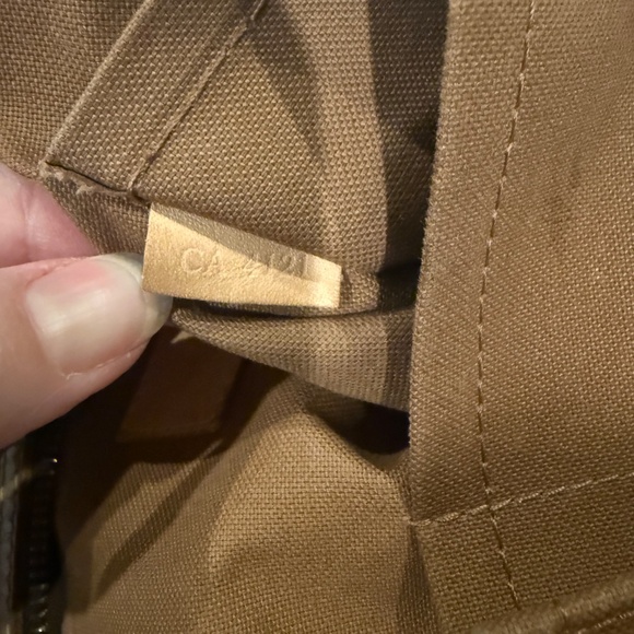 Louis Vuitton Odeon - Picture 10 of 10